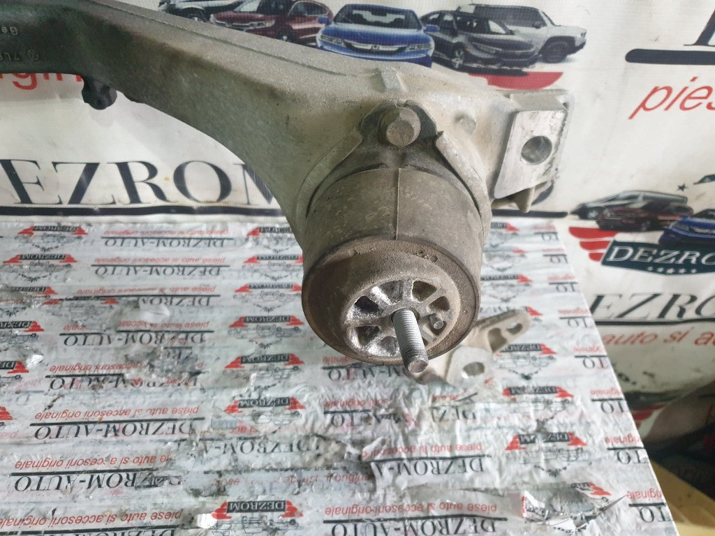 Suporti motor Audi Q7 3.6 FSI quattro CP: 280 cod piesa: 7L8199131A