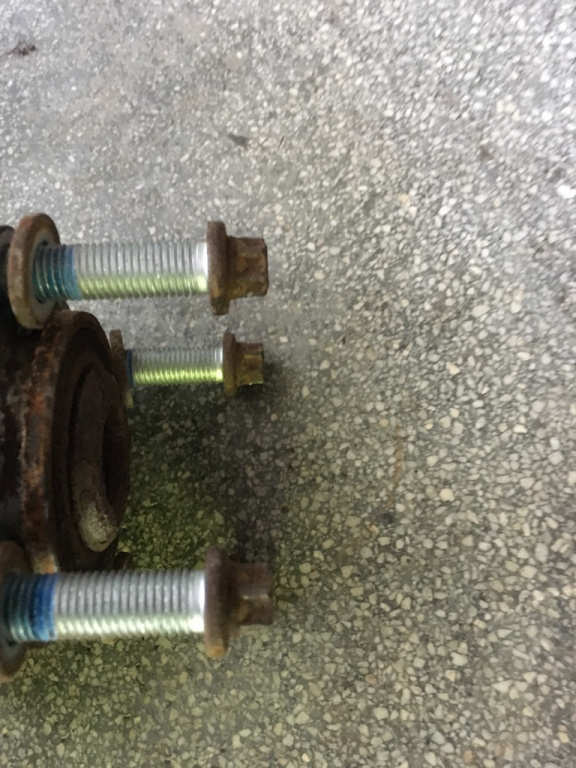 Surub fixare butuc roata spate Mercedes-Benz A-Class W169 [2004 - 2008] Hatchback 5-usi A 150 MT (95 hp) X23FK2/A150 1.5 1498CC - 266.920