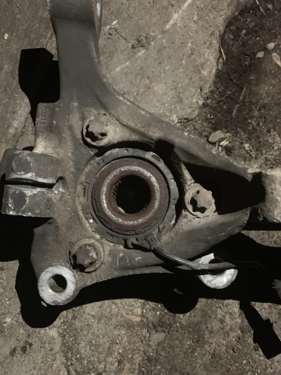 Surub fixare butuc roata stanga fata Opel Vectra C [2002 - 2005] Sedan 4-usi 1.8 MT (122 hp) Z-C/BB11/1.8 i