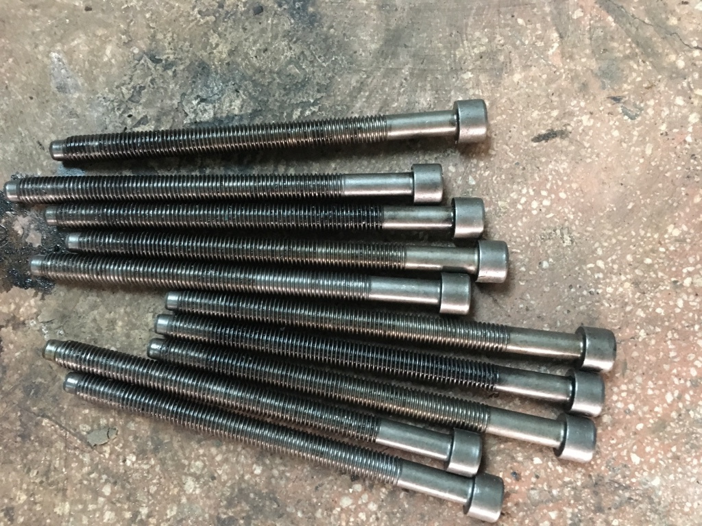 Surub fixare chiulasa Volkswagen VW Passat B5.5 [facelift] [2000 - 2005] wagon 1.9 TDI 6MT (131 hp) (3B6)