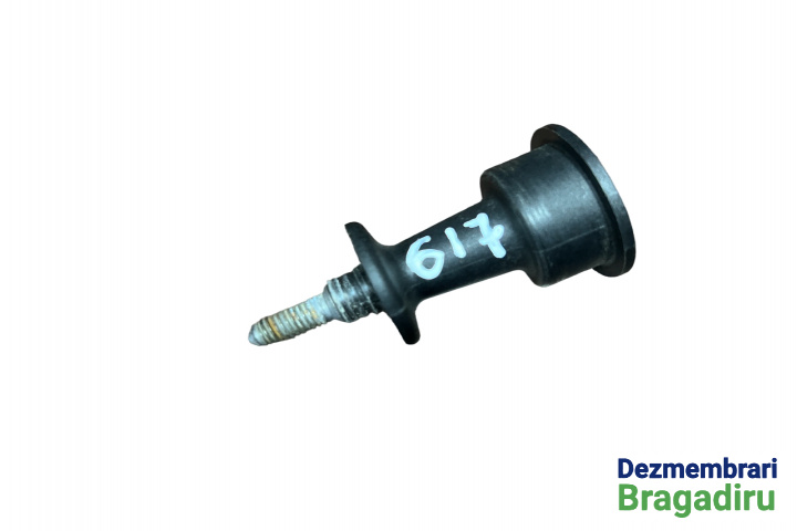 Surub fixare lampa stop Cod 8E0945246 Seat Exeo [2009 - 2012] Sedan 2.0 TDI MT (143 hp) Cod motor: CAGA, Cod culoare: LW7X