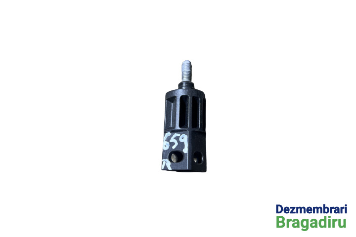 Surub fixare lampa stop dreapta Audi A4 B8/8K [2007 - 2011] Sedan 4-usi 2.0 TDI multitronic (143 hp) Cod motor: CAGA
