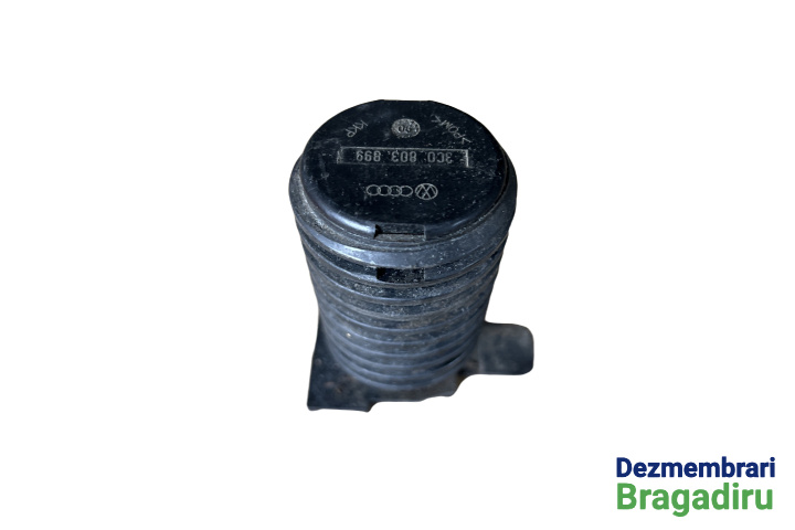 Surub fixare roata de rezerva Cod: 3C0803899 Volkswagen VW Passat B6 [2005 - 2010] Sedan 4-usi 2.0 TDI MT (140 hp) (3C2)