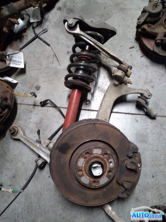 Suspensie Fata Stanga 2.5 D,doar Fuzeta Audi A6 4B,C5 1997-2005