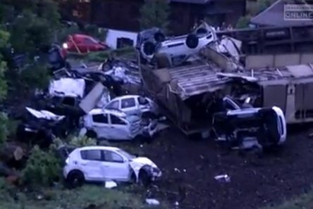 Sute de Dacii noi-noute au devenit fier vechi intr-un accident feroviar! Sute de Dacii noi-noute au devenit fier vechi intr-un accident feroviar!