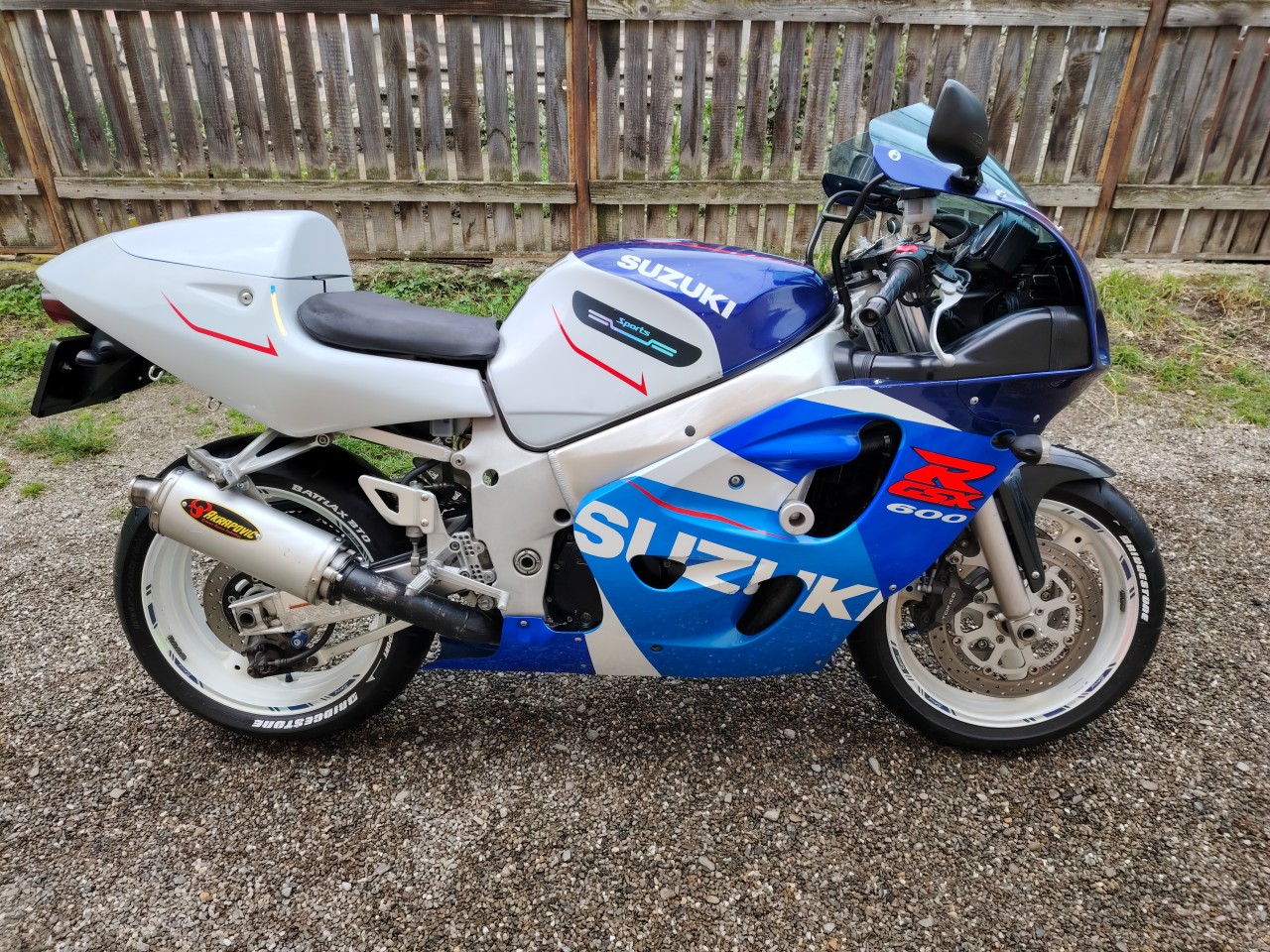 SUZUKI GSXR 600 SRAD ! variante MOTO / AUTO