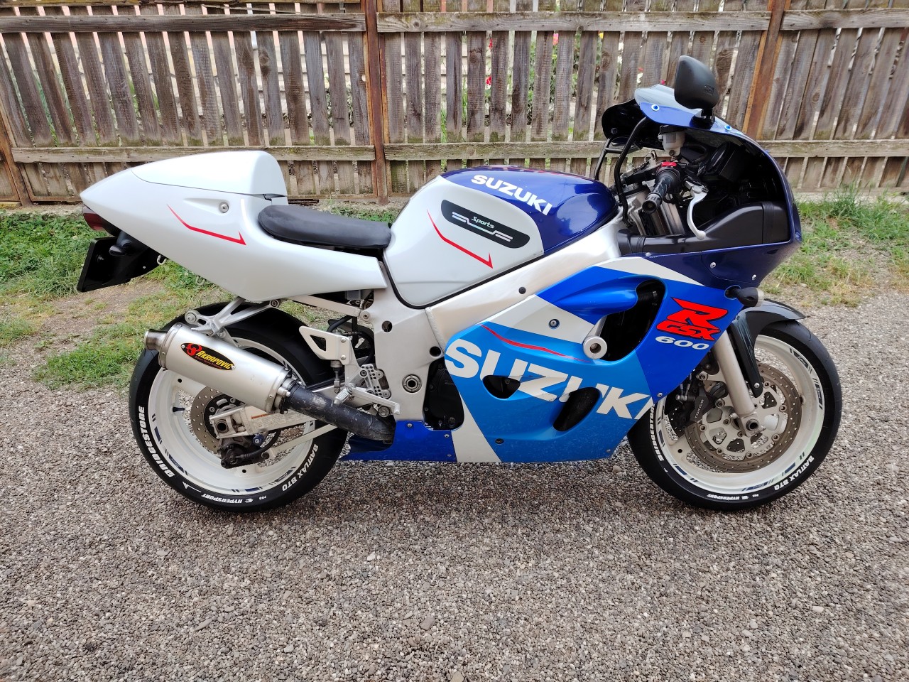 SUZUKI GSXR 600 SRAD ! variante MOTO / AUTO