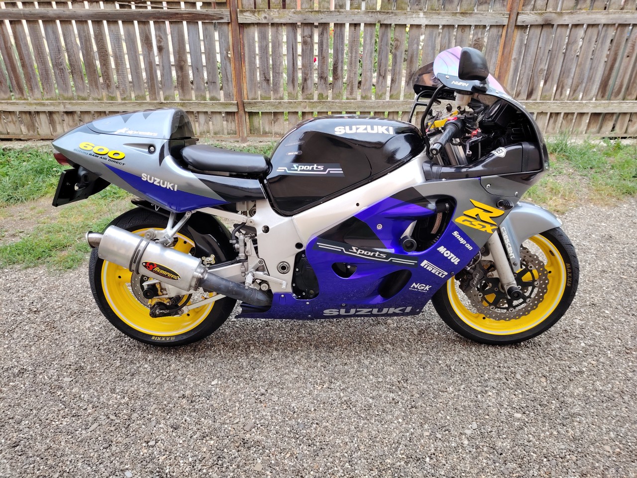 SUZUKI GSXR 600 ! stare FOARTE BUNA