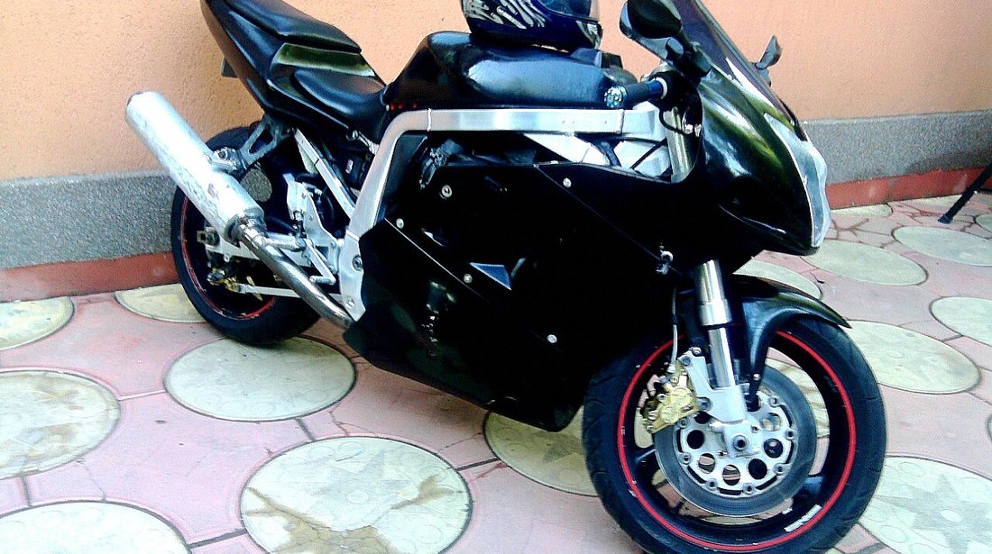 Suzuki gsxr 750