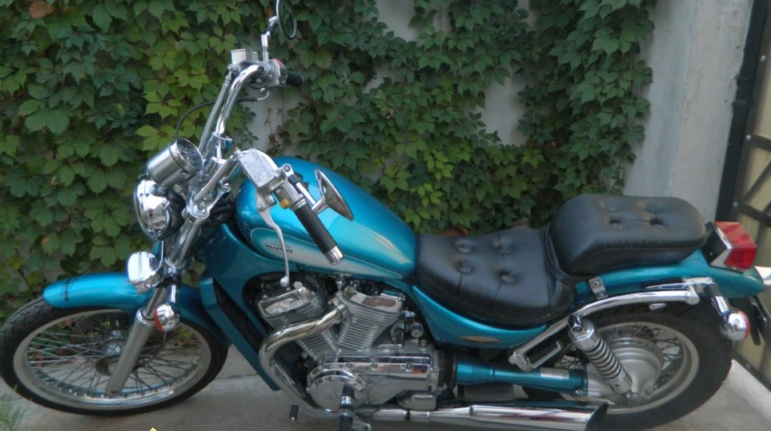 Suzuki Intruder Anul fabricatiei 1996 pret 2 400 EUR