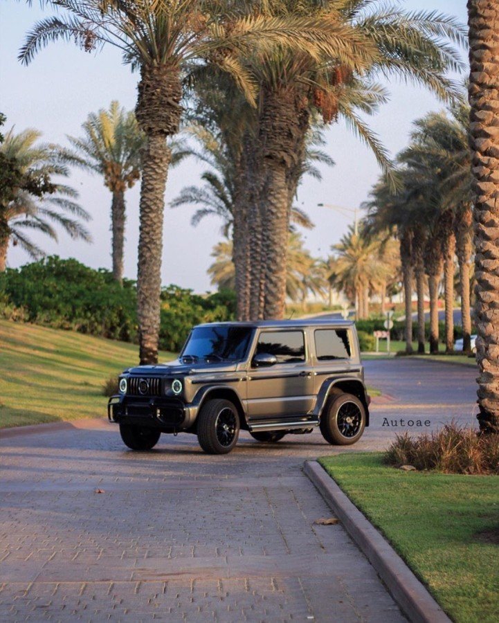 Suzuki Jimny transformat in Brabus G63 AMG