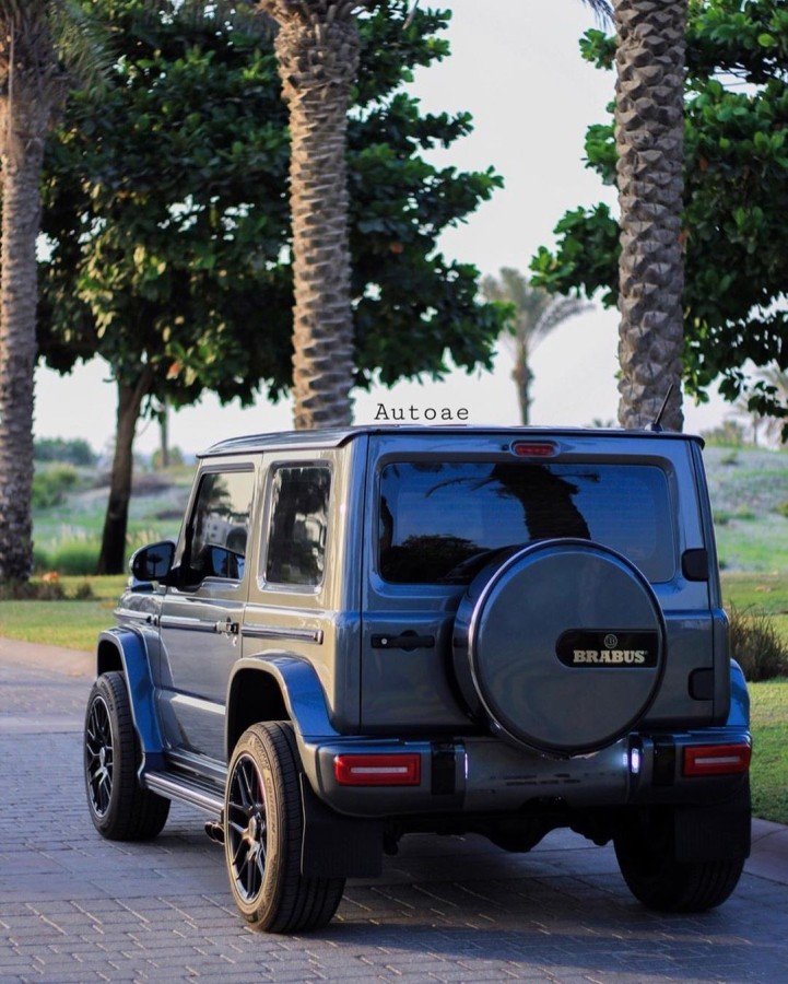 Suzuki Jimny transformat in Brabus G63 AMG