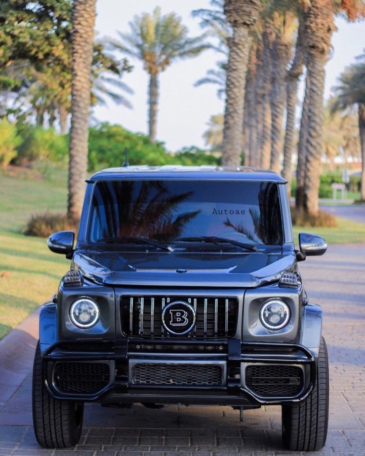 Suzuki Jimny transformat in Brabus G63 AMG