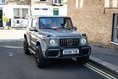 Suzuki Jimny transformat in Mercedes G-Class