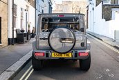 Suzuki Jimny transformat in Mercedes G-Class