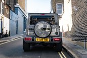 Suzuki Jimny transformat in Mercedes G-Class