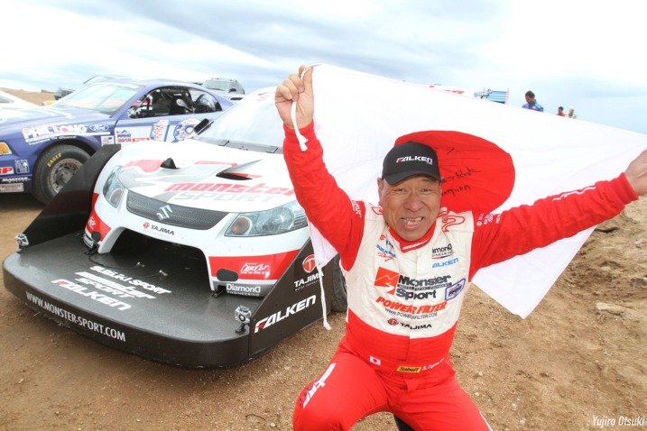 Suzuki SX4 cucereste Pikes Peak cu 910 de cp! Suzuki SX4 cucereste Pikes Peak cu 910 de cp!