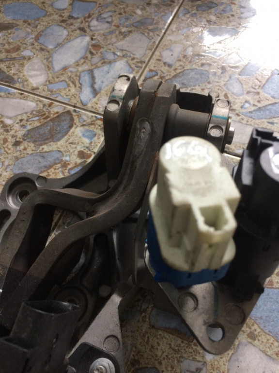 Switch alb pedala frana Ford Mondeo MK4 [2007 - 2010] Liftback 2.0 TDCi DPF AT (140 hp) MK4 (BA7) TITANIUM