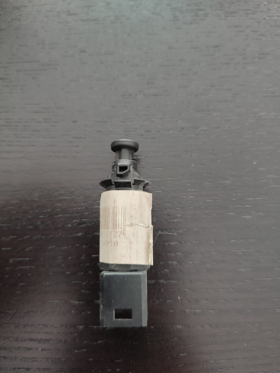 Switch frana Renault 14180 ( LICHIDARE DE STOC)