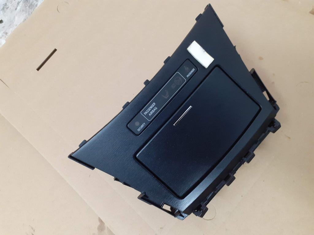 T27-274 SCRUMIERA CONSOLA CENTRALA BORD AVENSIS T27 2009~2013