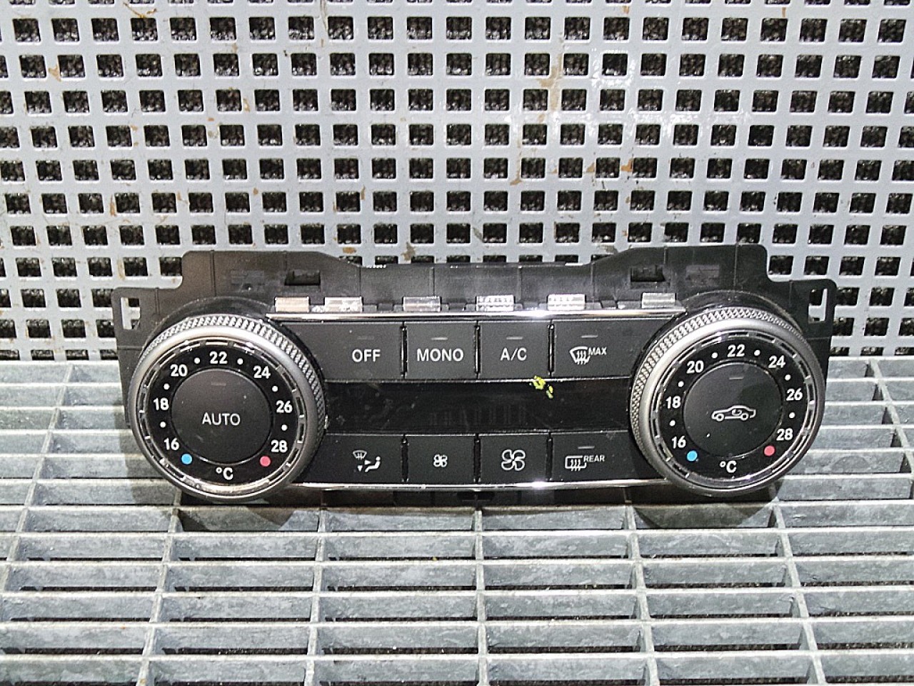 TABLOU COMANDA INCALZIRE MERCEDES C-CLASS C-CLASS - - (2007 2011)
