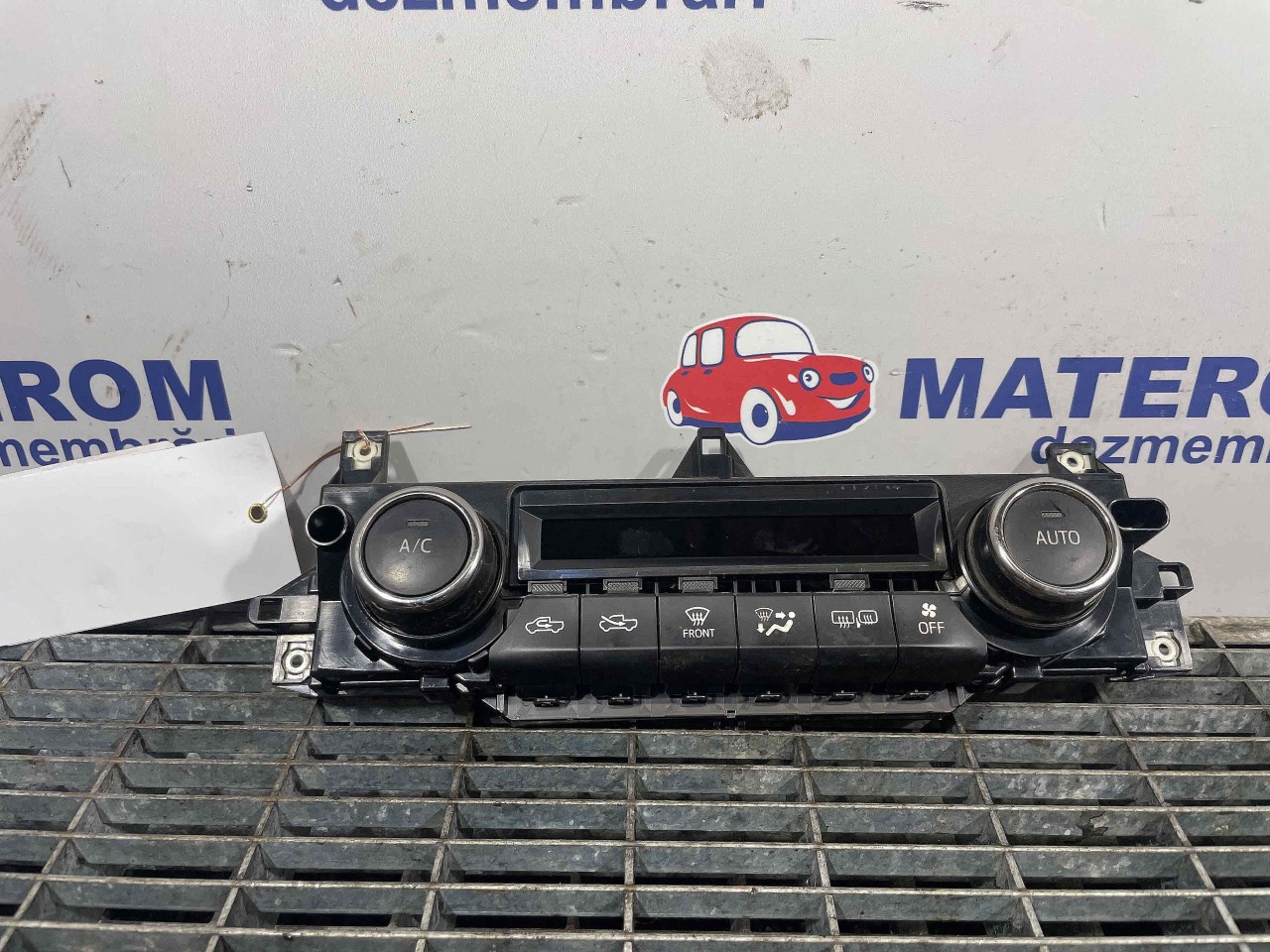 TABLOU COMANDA INCALZIRE TOYOTA HILUX - - (2015 2020)