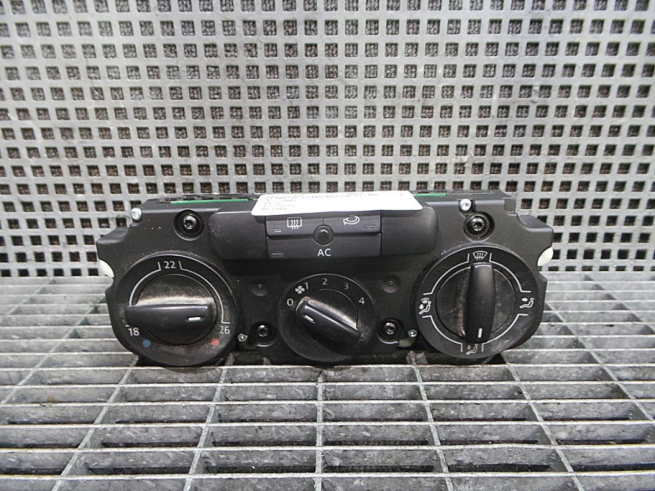 TABLOU COMANDA INCALZIRE VW GOLF V - - (2004 2008)