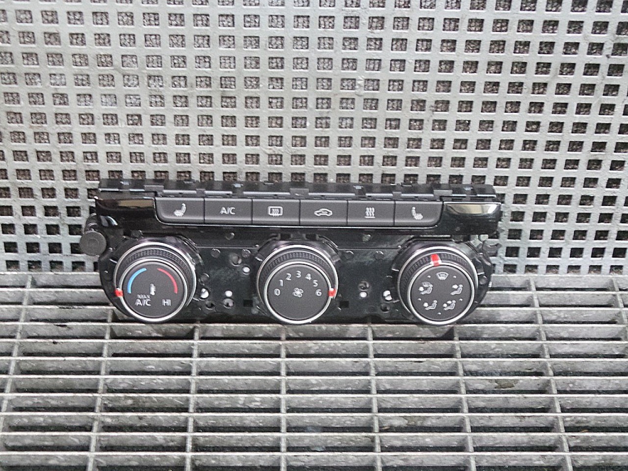 TABLOU COMANDA INCALZIRE VW TIGUAN - - (2016 2020)