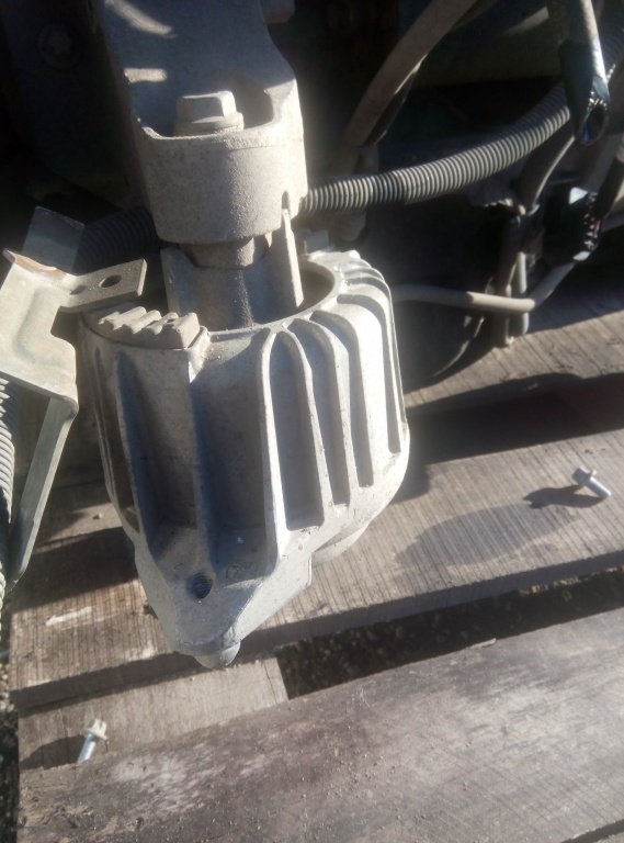 Tampoane motor Mercedes C class W204
