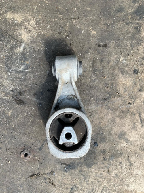 Tampon antibalans, Nissan Juke motor 1.5 euro 5 k9k 636 81 kw 110 cp 2010 2011 2012 2013