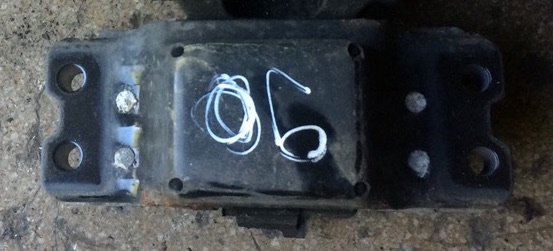 Tampon cutie de viteze Volkswagen VW Golf 5 [2003 - 2009] Hatchback 5-usi 2.0 TDI MT (140 hp) V (1K1) Cod motor BKD
