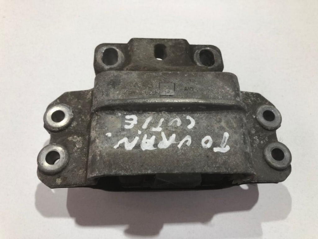 Tampon cutie viteze stanga 1k0199555m Volkswagen VW Touran [2th facelift] [2010 - 2015]