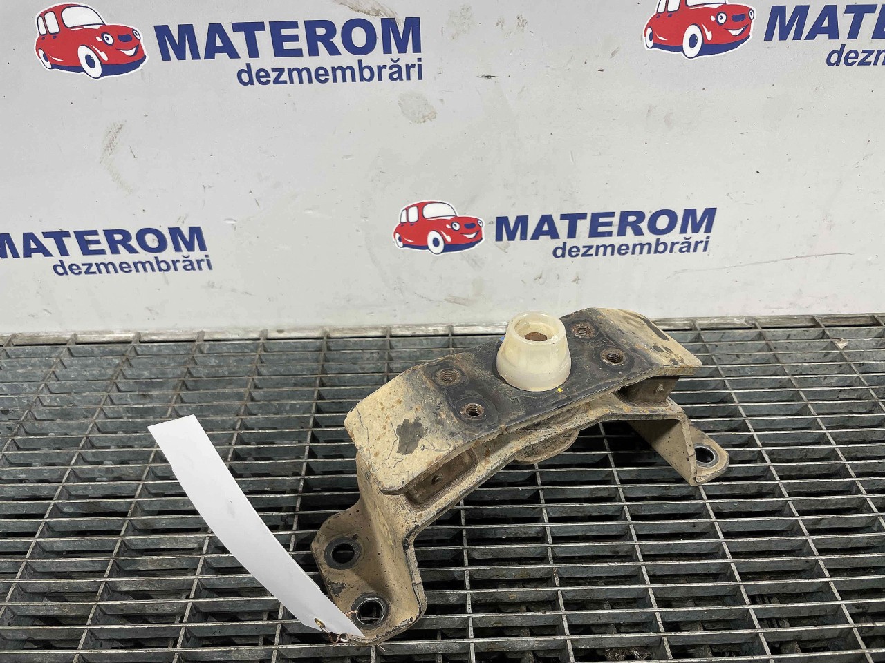 TAMPON CUTIE VITEZE TOYOTA HILUX 2.4 D -