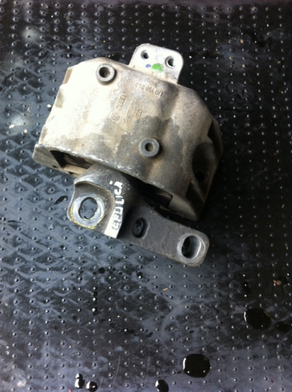 Tampon distributie sefulica Audi A3 8L [facelift] [2000 - 2003] Hatchback 3-usi 1.6 MT (102 hp) SE 1.6 AVU
