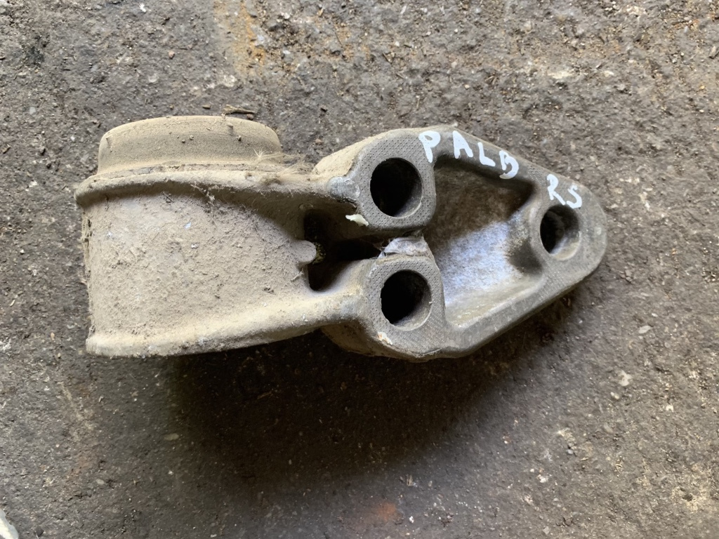 Tampon dreapta punte spate Volkswagen VW Passat B5 [1996 - 2000] Sedan 4-usi 1.9 TDI AT (115 hp) (3B2)