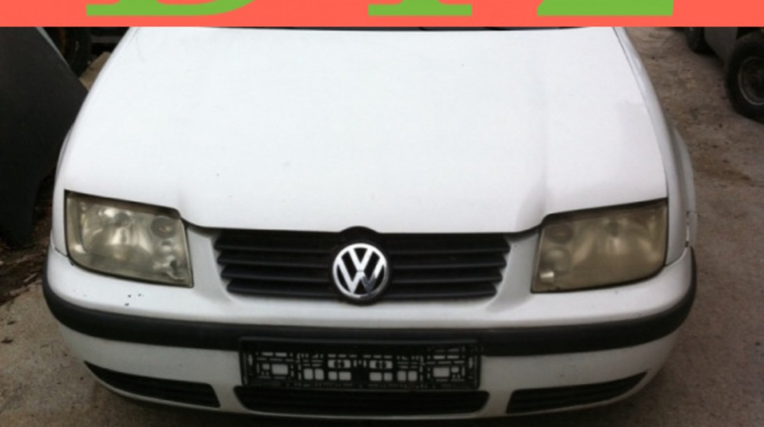 Tampon inferior radiator apa Volkswagen Bora [1998 - 2005] Sedan 1.9 TDI MT (90 hp) (1J2)