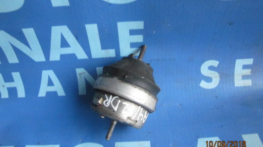 Tampon motor Audi A4 1.8T quattro;  8D0199379J