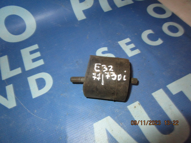 Tampon motor BMW E32 730 M30 1992