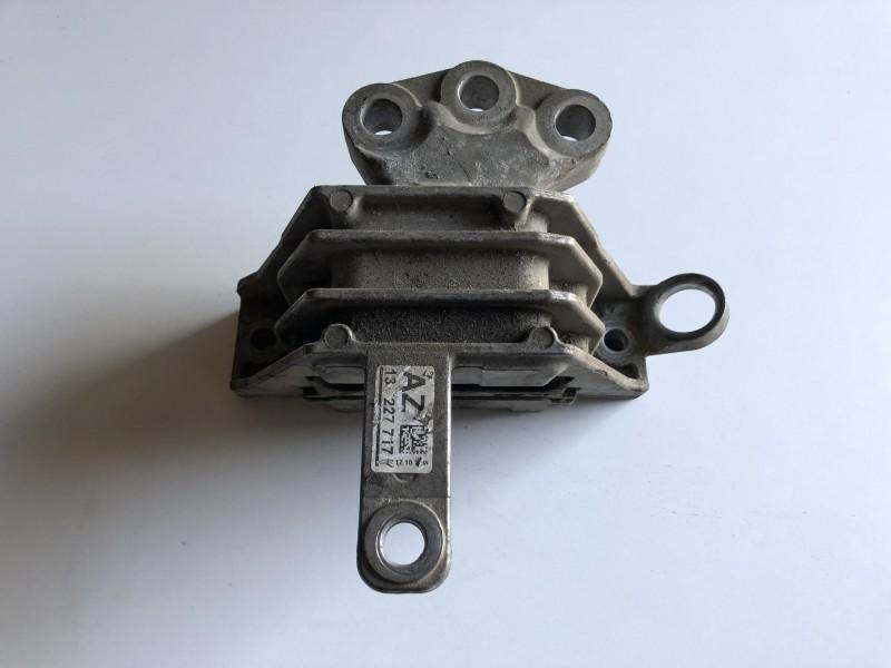Tampon motor dreapta 13227717 Opel Insignia A [2008 - 2014]