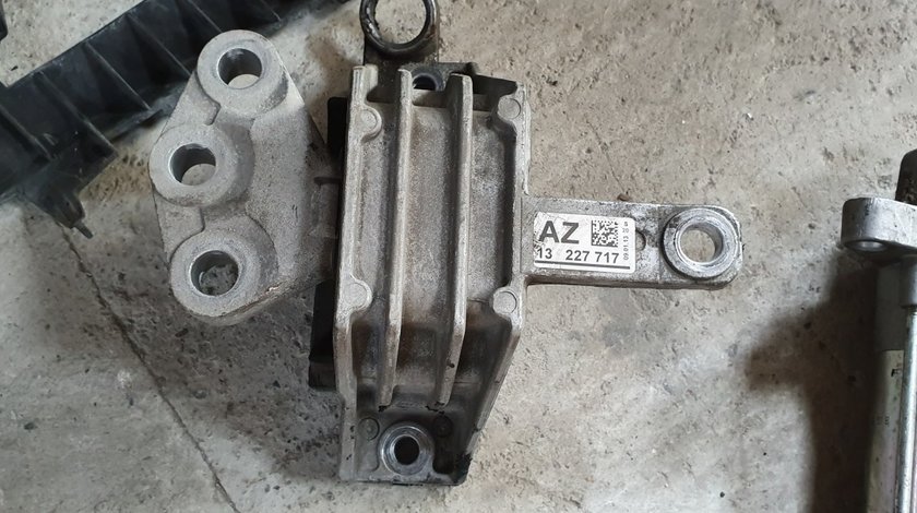 Tampon motor dreapta Opel Insignia 2.0 DTI 2009 2010 2011 2012 2013