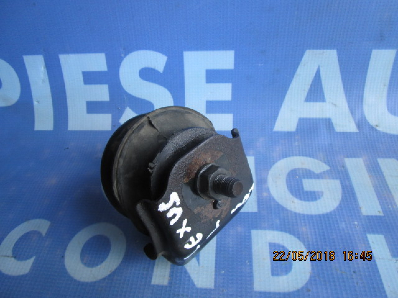 Tampon motor Lexus IS200 2.0i; 123670230
