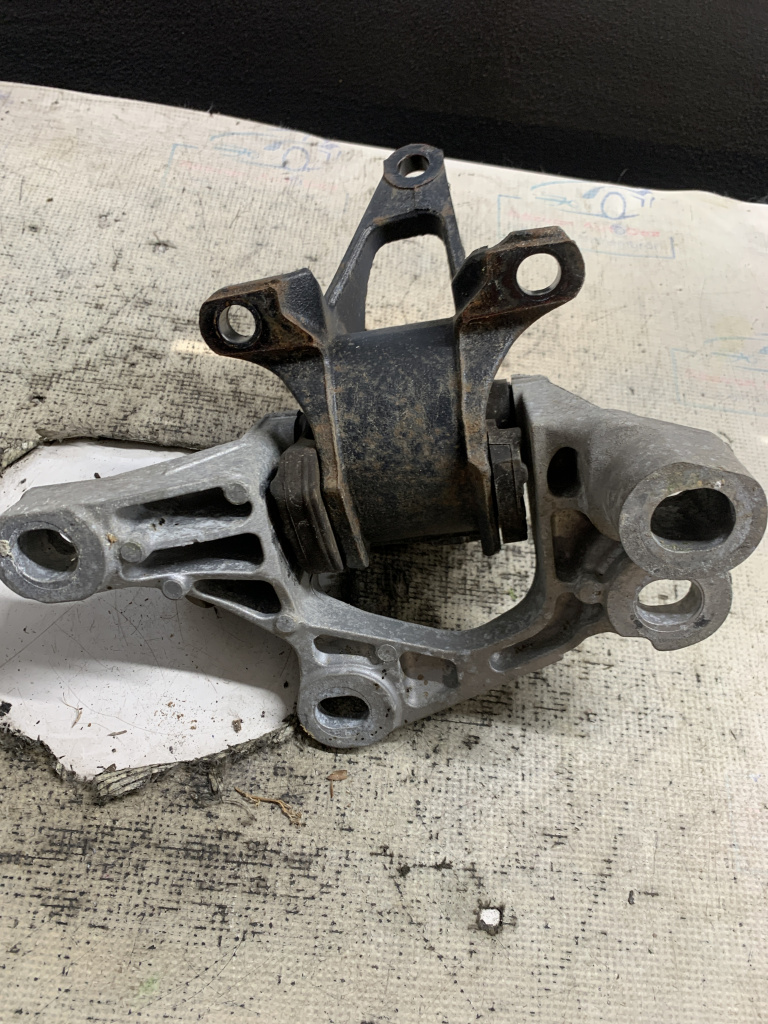 Tampon motor Mazda 3 - Motorina 2015, -