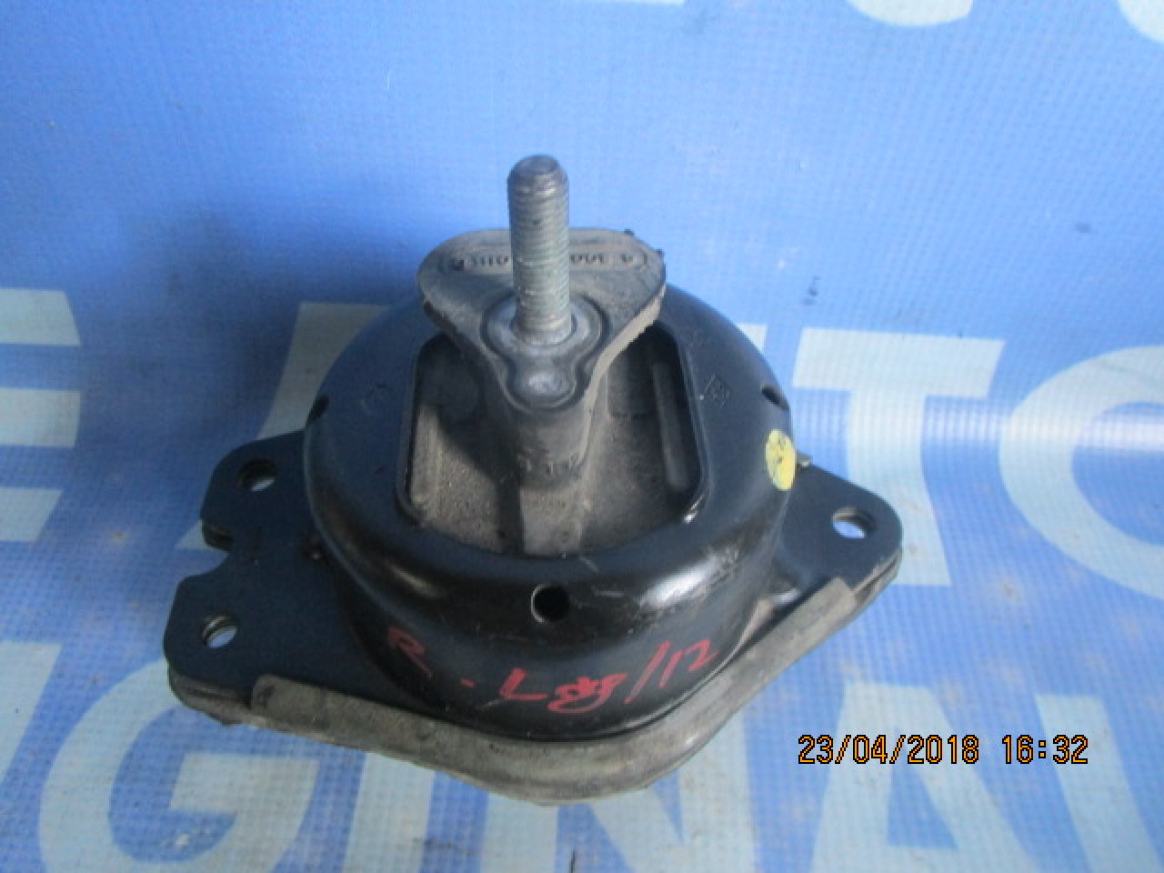 Tampon motor Renault Laguna ; 8200000011