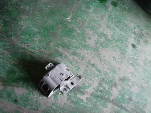 Tampon motor Skoda Octavia [facelift] [2000 - 2010] Combi wagon 5-usi 1.9 TDI MT (110 hp) (1U5)