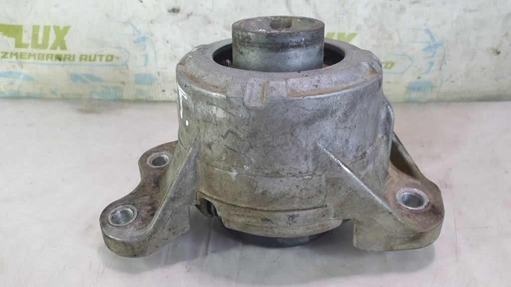 Tampon motor stanga 2.2 cdi om651921 Mercedes-Benz C-Class W205/S205/C205 [2014 - 2018] 2.2 cdi om651921