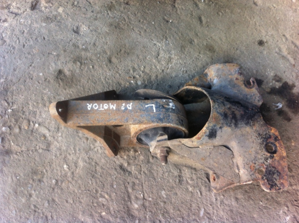 Tampon motor stanga cu suport Jeep Grand Cherokee WJ [1999 - 2004] SUV 4.0 AT (190 hp)