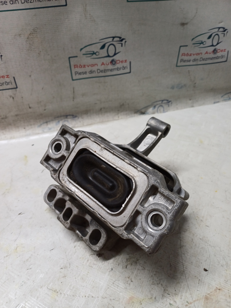 Tampon motor Volkswagen Tiguan - Motorina 2014, 5N0199262E