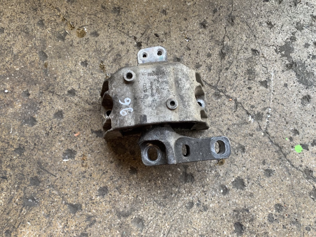 Tampon motor Volkswagen VW Bora [1998 - 2005] Sedan 1.9 TDI MT (150 hp) (1J2)