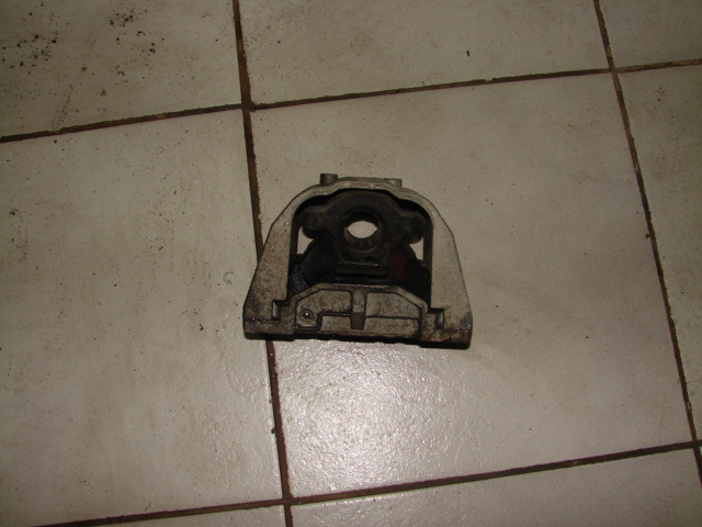 Tampon motor Volkswagen VW Golf 4 [1997 - 2006] Hatchback 5-usi 1.6 AT (100 hp) (1J1)
