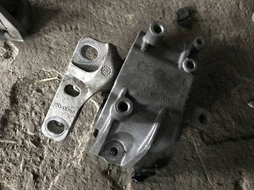 Tampon motor Vw Passat B7 2.0 TDI 2011 2012 2013